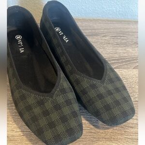 Vivaia Square-Toe V-Cut Ballet Flats (Margot 2.0) Green Black Check Sz 39